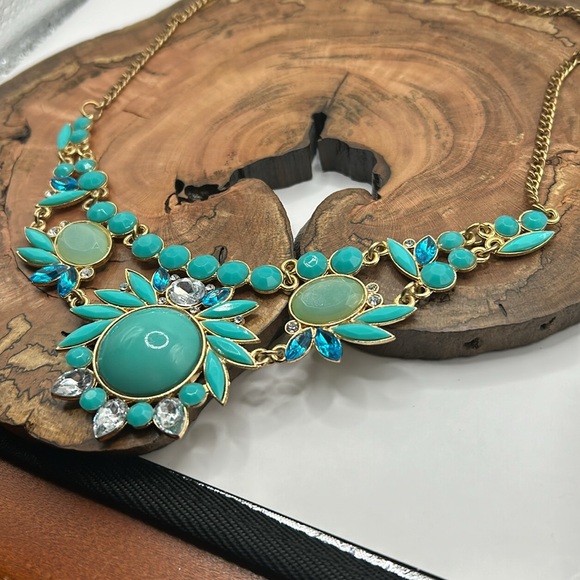 VINTAGE ACRYLIC RHINESTONE STATEMENT NECKLACE GOLD-TONE PROM - Picture 2 of 4